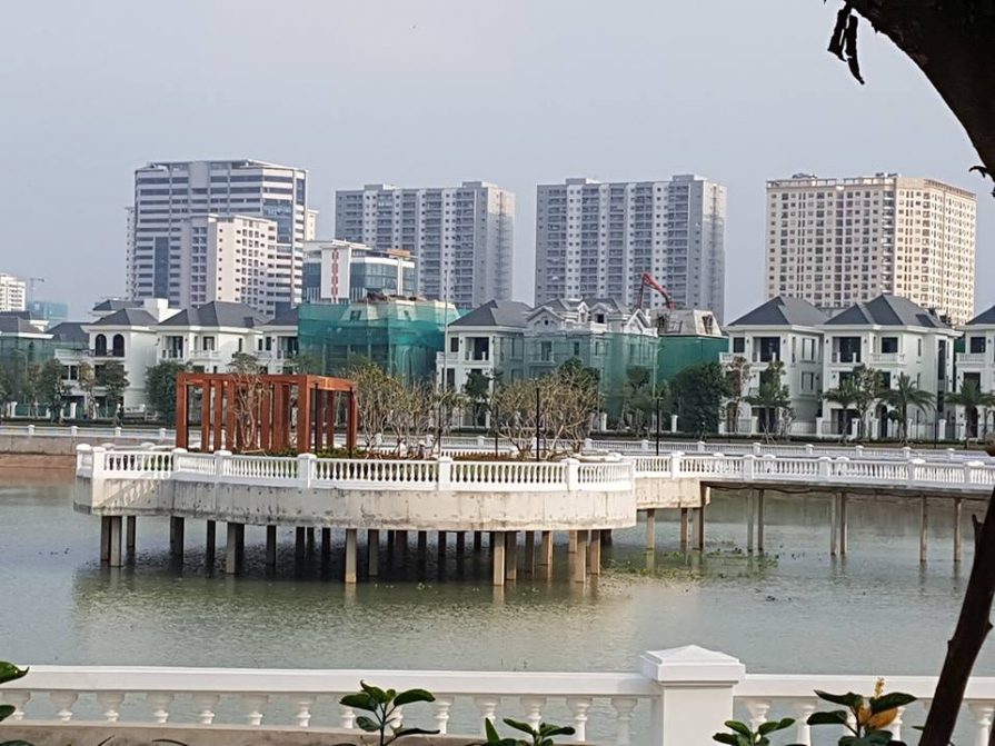 canh-quan-vinhomes-greenbay-1-895x671-1 canh-quan-vinhomes-greenbay (1)