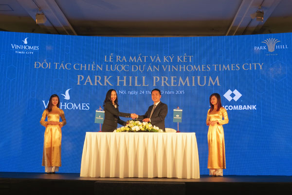 techcombank Đại diện Vinhomes và Techcombank chính thức ký kết đối tác chiến lược với dự án Park Hill Premium. Ảnh: Kỳ Thành