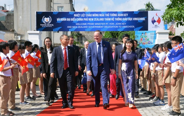 thu-tuong-new-zealand-tham-va-lam-viec-tai-tap-doan-vingroup-2 thu-tuong-new-zealand-tham-va-lam-viec-tai-tap-doan-vingroup (2)