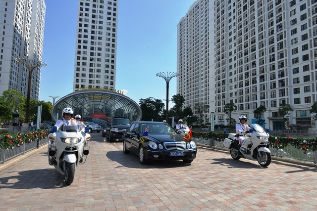 thu-tuong-new-zealand-tham-va-lam-viec-tai-tap-doan-vingroup-7 thu-tuong-new-zealand-tham-va-lam-viec-tai-tap-doan-vingroup (7)